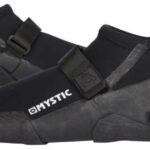 נעלי גלישה Mystic Marshall 3 מ"מ בצבע שחור עם רצועת סקוץ'
