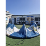 קייט משומש Ocean Rodeo Roam Aluula 2023 בגודל 14 מטר פרוס על הדשא