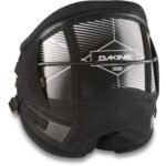 טרפז ישיבה שחור מדגם Dakine Fusion עם גרפיקה לבנה