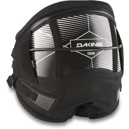 טרפז ישיבה שחור מדגם Dakine Fusion עם גרפיקה לבנה
