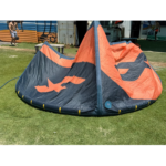 קייט F-One Bandit S 2021 משומש בגודל 9 מטר בצבעי שחור וכתום קייט F-One Bandit S 2021 משומש בגודל 9 מטר בצבעי שחור וכתום