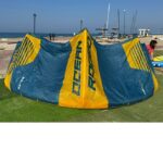 קייט משומש Ocean Rodeo Rise A-Series בגודל 11 מטר בצבע כחול-צהוב