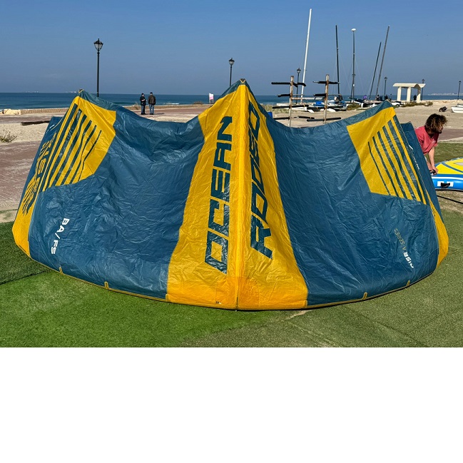 קייט משומש Ocean Rodeo Rise A-Series בגודל 11 מטר בצבע כחול-צהוב